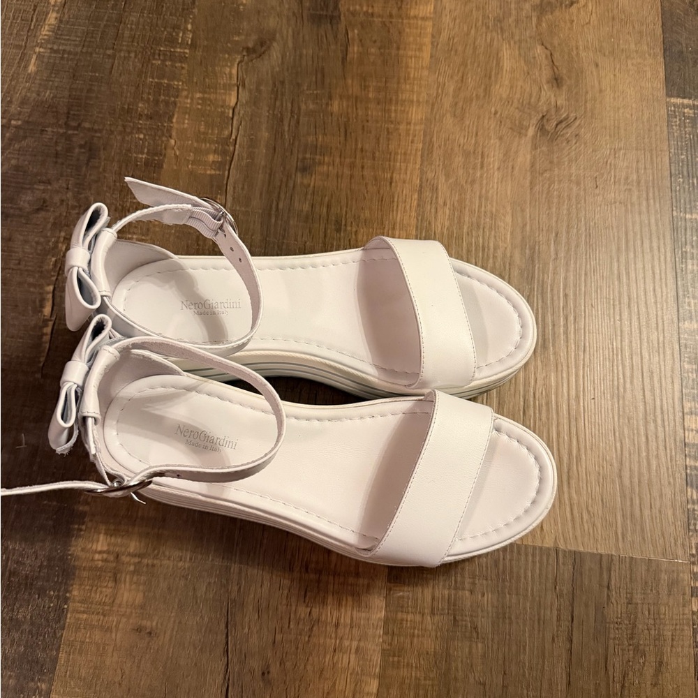 Nero Giardini White Ankle Strap Sandals size 37